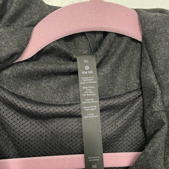 Reykur parka EUC - Picture 9 of 11